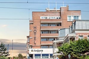 Straat Hotel